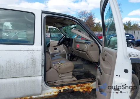 2004 GMC Sierra 2500Hd Work Truck z USA, uszkodzony, nr VIN 1GTHC23234F215720
